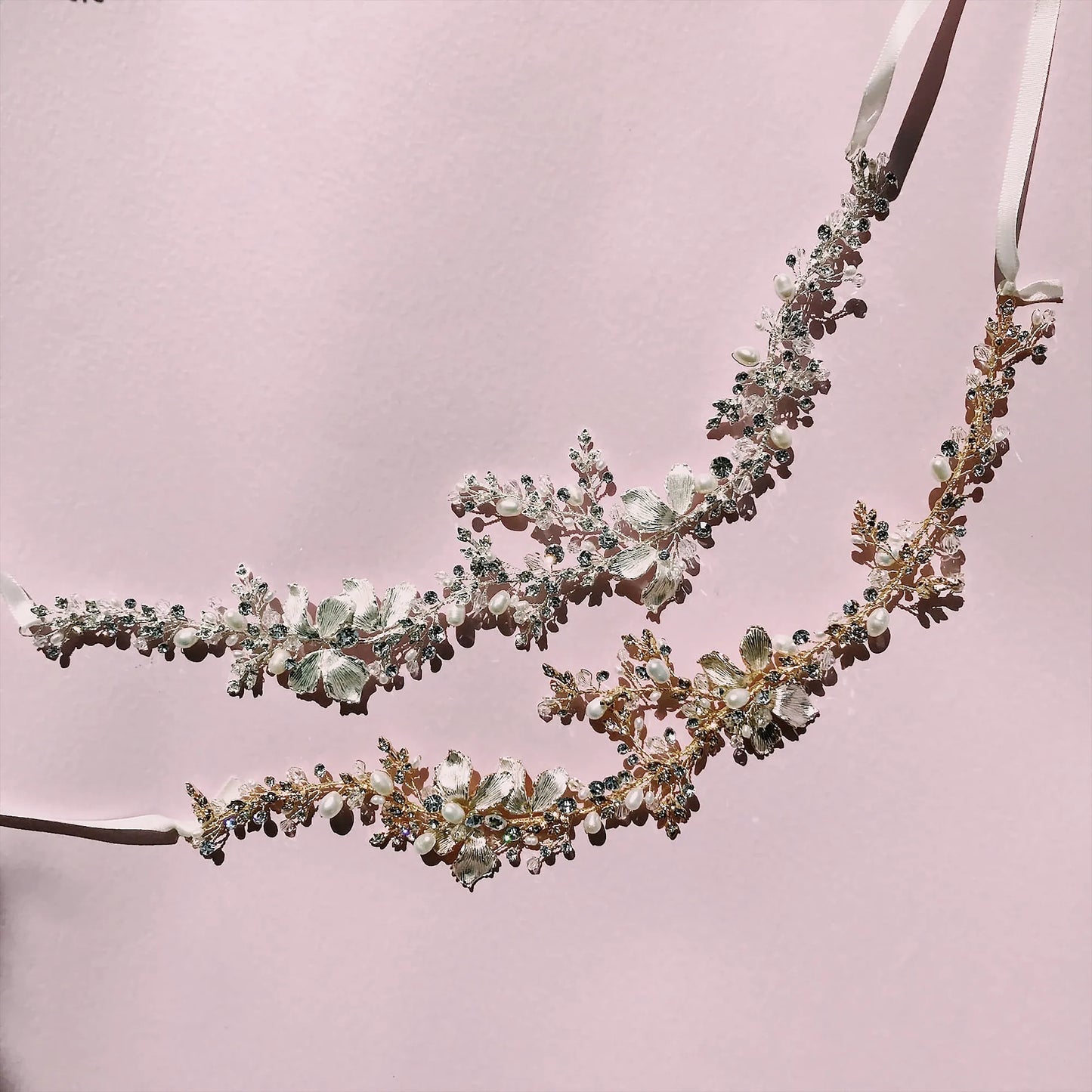 L240312  (預訂) 繁花盛放水晶枝葉頭飾 (付絲帶) ; Delicated headband with flowers & leaves (with ribbon)