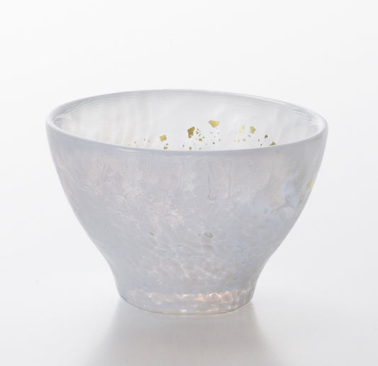 L2211-034  日本製 津輕 びいどろ手作職人清酒杯 (金箔綿綿細雪) ; Tsugaru Vidro handmade sake cup (Goldfoil in snow)